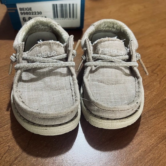 Hey Dude Toddler Shoes - Tan Size 6 - Picture 5 of 6